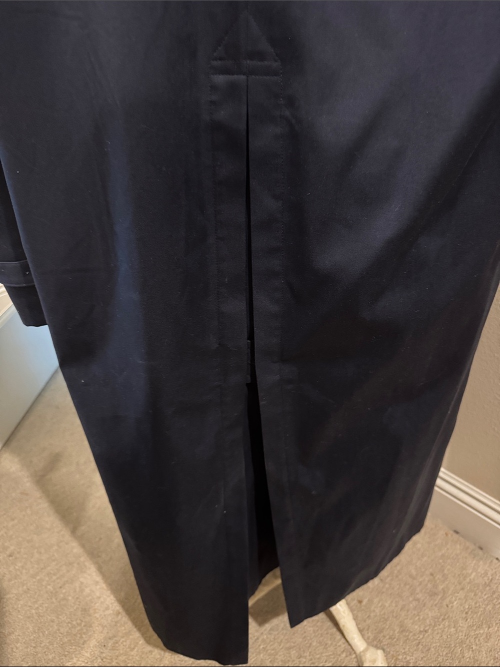 Burberrys of London Navy Double-Breasted Trench Coat 42L Missing Belt - Picture 6 of 15